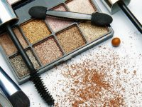 Don’t Know What To Include In The Bridal Makeup Kit Essentials? Check Here!